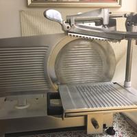 Affettatrice elettrica verticale diam30