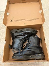 Dr. Martens Jadon Black 39