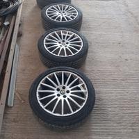 Gomme 215 45 R15 Cerchi 17 alfa