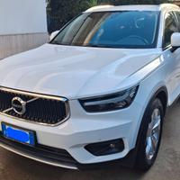 Volvo XC 40 MOMENTUM T2