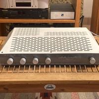 Amplificatore integrato a valvole inglese