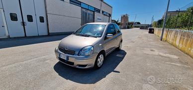 Toyota Yaris 1.0  Neopatentati 