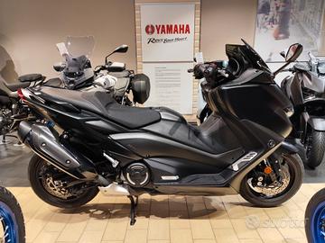 Yamaha TMAX 560