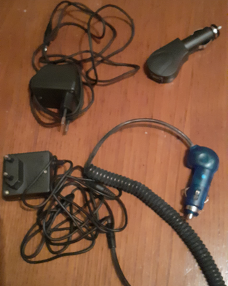 Vari caricabatteria per Nokia 3410
