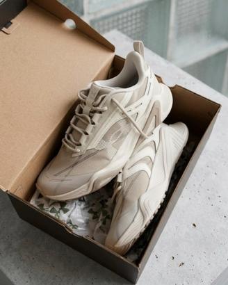Under Armour Charger Commit TR 5