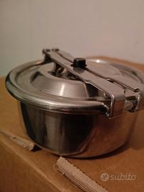 vari oggetti in acciaio inox 