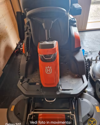 Trattorino Husquarna R 420 X AWD