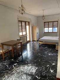 4 stanze singole arredate in centro da subito