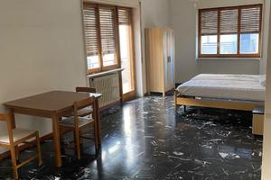 4 stanze singole arredate in centro da subito