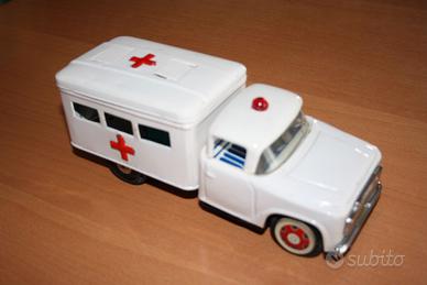 AMBULANZA IN LATTA ANNI 60