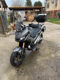 X-ADV HONDA 750 SCOOTER