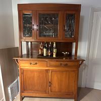 Credenza in legno di noce nazionale con alzata