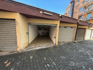 Box / Garage di 13 m² a Roma