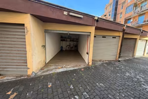 Box / Garage di 13 m² a Roma