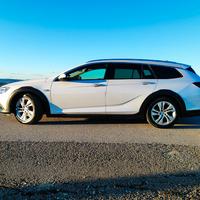 Insignia Country Tourer 2.0 cdti Exclusive