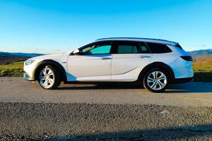 Insignia Country Tourer 2.0 cdti Exclusive