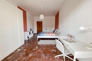 Spaziosa Stanza con Balcone [VR_TRN6-A_D5/S]