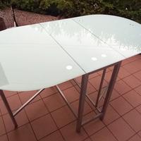 tavolino in vetro e supporti in alluminio