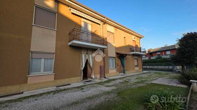 3 LOCALI A VALEGGIO SUL MINCIO