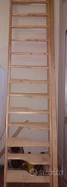 Scala in legno massello – nuova, mai utilizzata