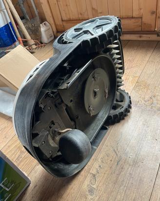 Robot giardino AMA RBA1000