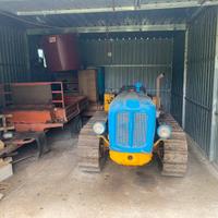 Trattore , zappatrice e rimorchio