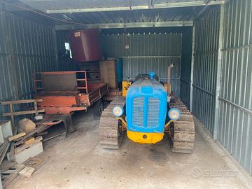 Trattore , zappatrice e rimorchio