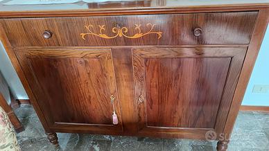 Credenza antica