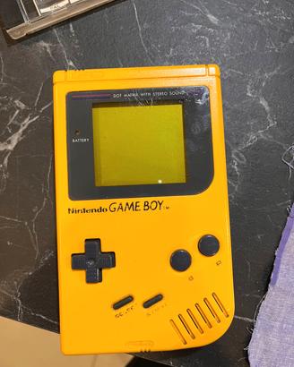 gameboy giallo ( leggere descrizione)