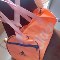 Comodo zaino ADIDAS con 2 tasche laterali