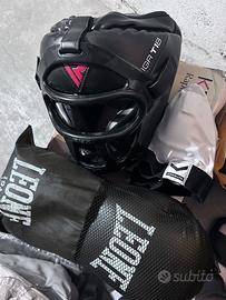 Kit casco guantoni e para genitali