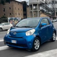 Toyota iQ cambio automatico 2010