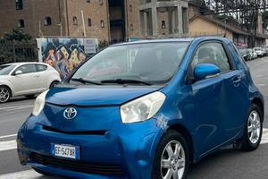 Toyota iQ cambio automatico 2010
