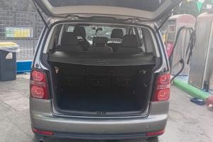 VOLKSWAGEN Touran - 2009