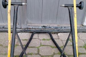 Cavalletto per motociclo.