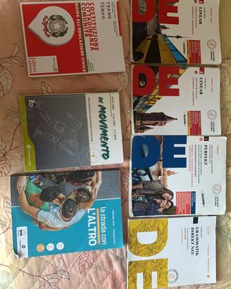 Libri di scuola dalla prima alla quinta superiore