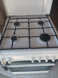 cucina a gas con forno elettrico 
