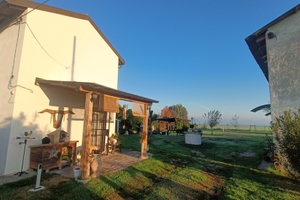 Casa indipendente su due piani