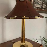 Lampada vintage da tavolo in cuoio e ottone
