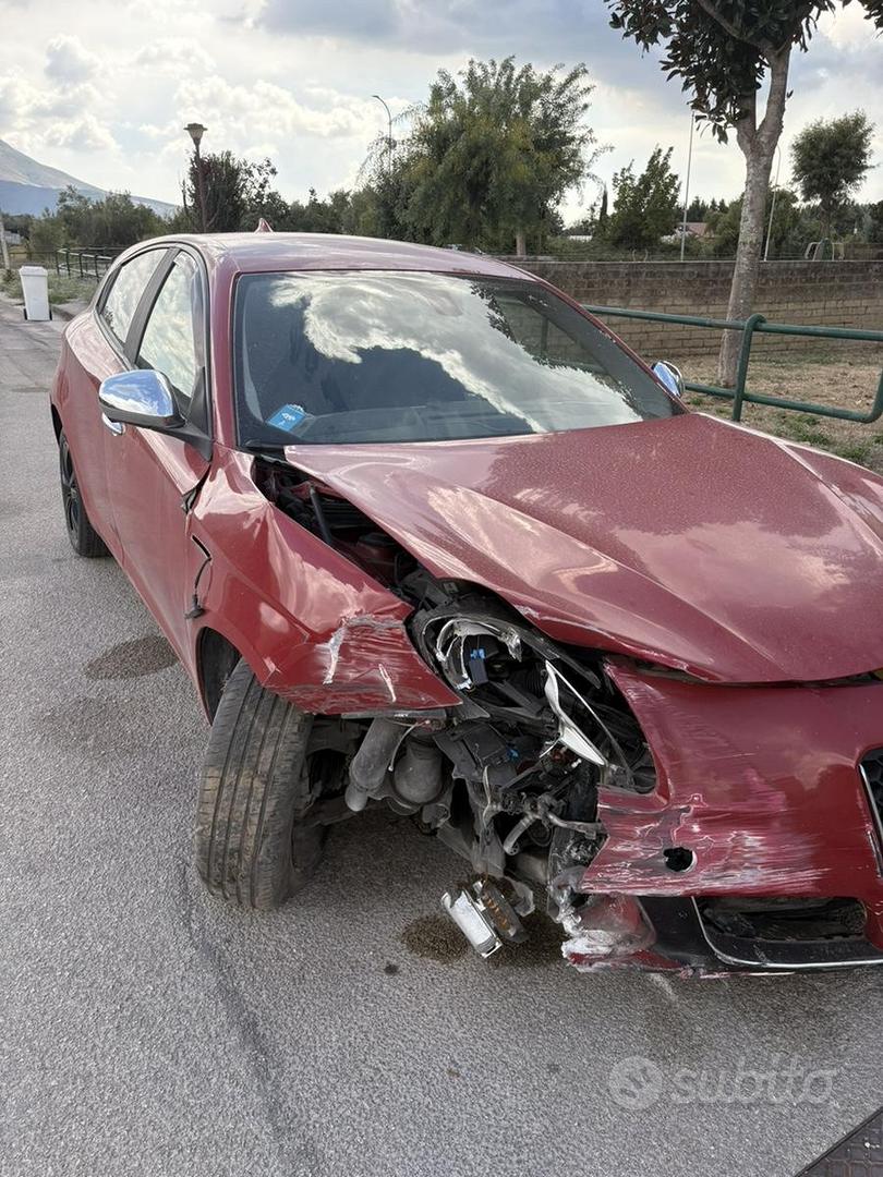 Alfa Romeo Giulietta 2012 photo 2
