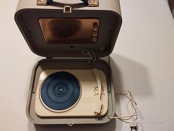 giradischi marca Elettroacustica Milano 