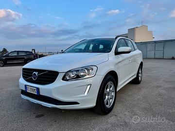 VOLVO XC60 2.0D D3 150CV GEARTRONIC FUL LED MY16