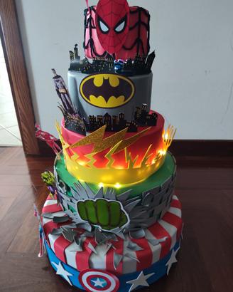Torta finta supereroi