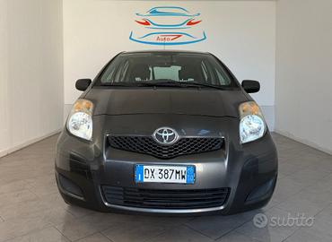 TOYOTA Yaris 1.0 5 porte Luxury pack