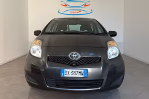 TOYOTA Yaris 1.0 5 porte Luxury pack