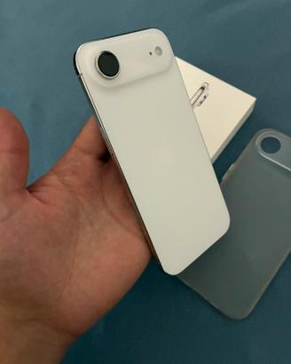 Iphone 17 air pari al NUOVO (36 cicli di ricarica)