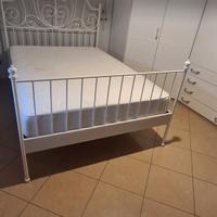  Letto una piazza e mezza  con materasso annesso