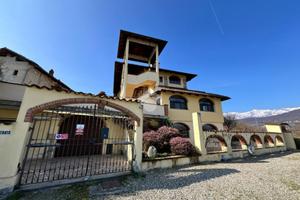 MONOLOCALE A PARELLA