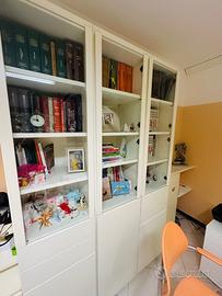 Grande libreria a 3 ante, con 3 moduli aggiuntivi