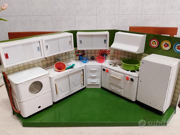cucina vintage in latta anni 60 70